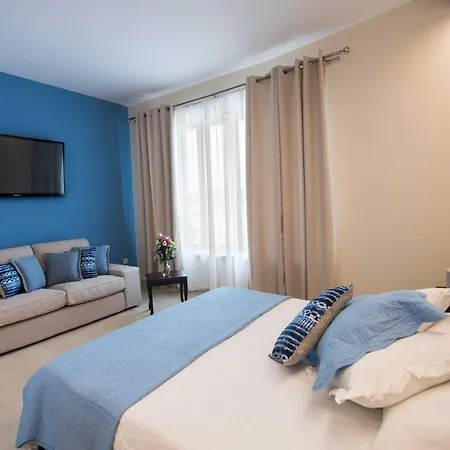 Nv Seafront Av Apartament *